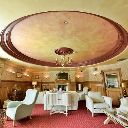 Townhouse Boutique Hotel 4*